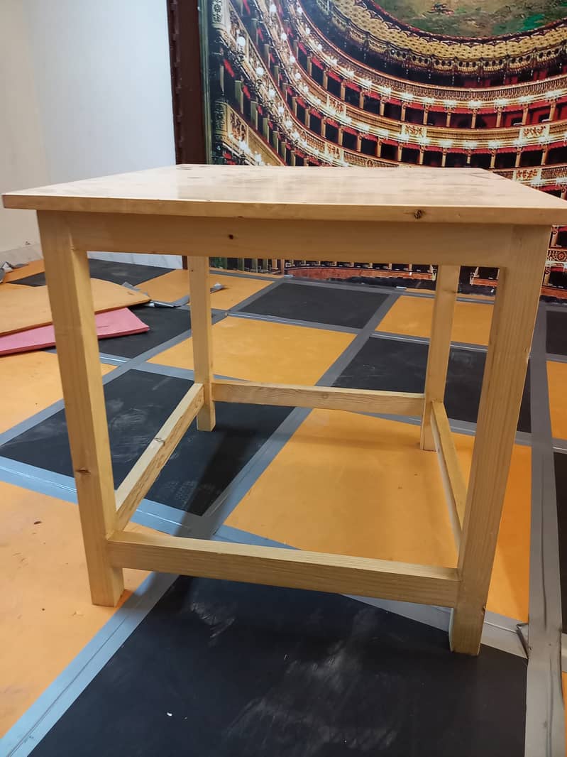 wooden table 2x2x2 feet 1