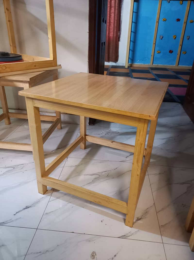 wooden table 2x2x2 feet 2