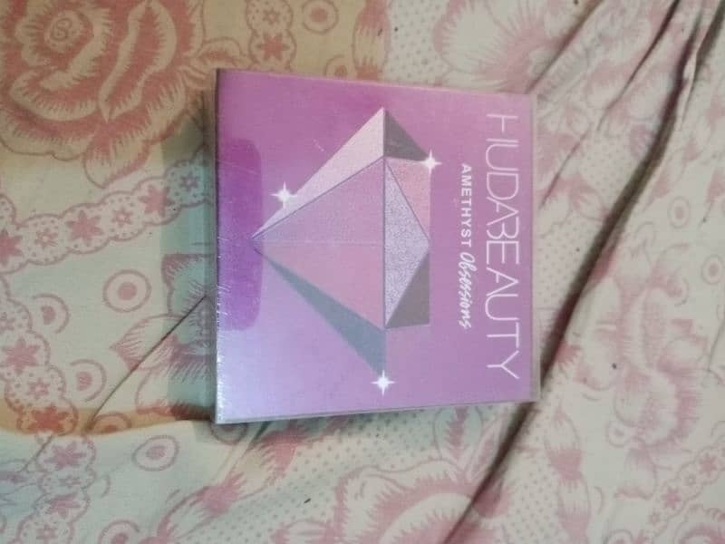 Huda Beauty Eyeshadow Palette for sale 0