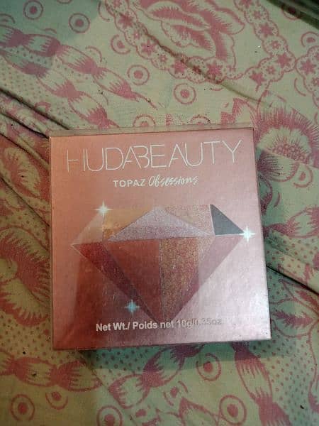 Huda Beauty Eyeshadow Palette for sale 1