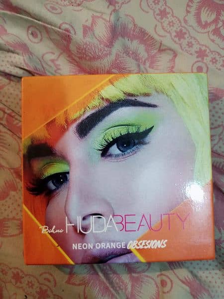 Huda Beauty Eyeshadow Palette for sale 2