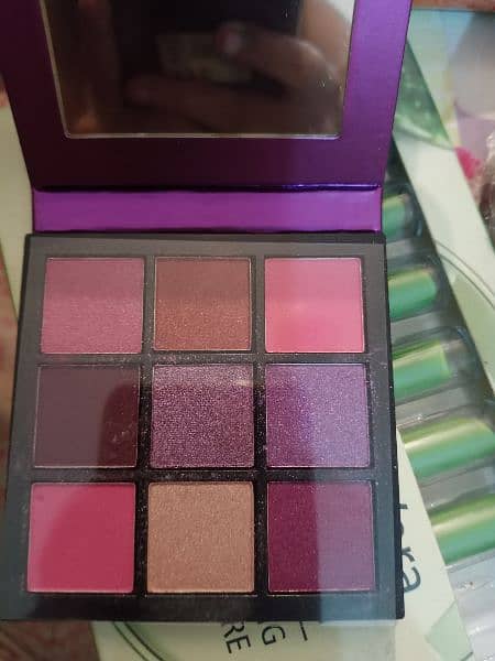 Huda Beauty Eyeshadow Palette for sale 5