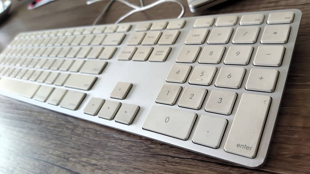 Apple Aluminium PC Keyboard | Full size | Numeric | 109 Keys | USB Hub 3