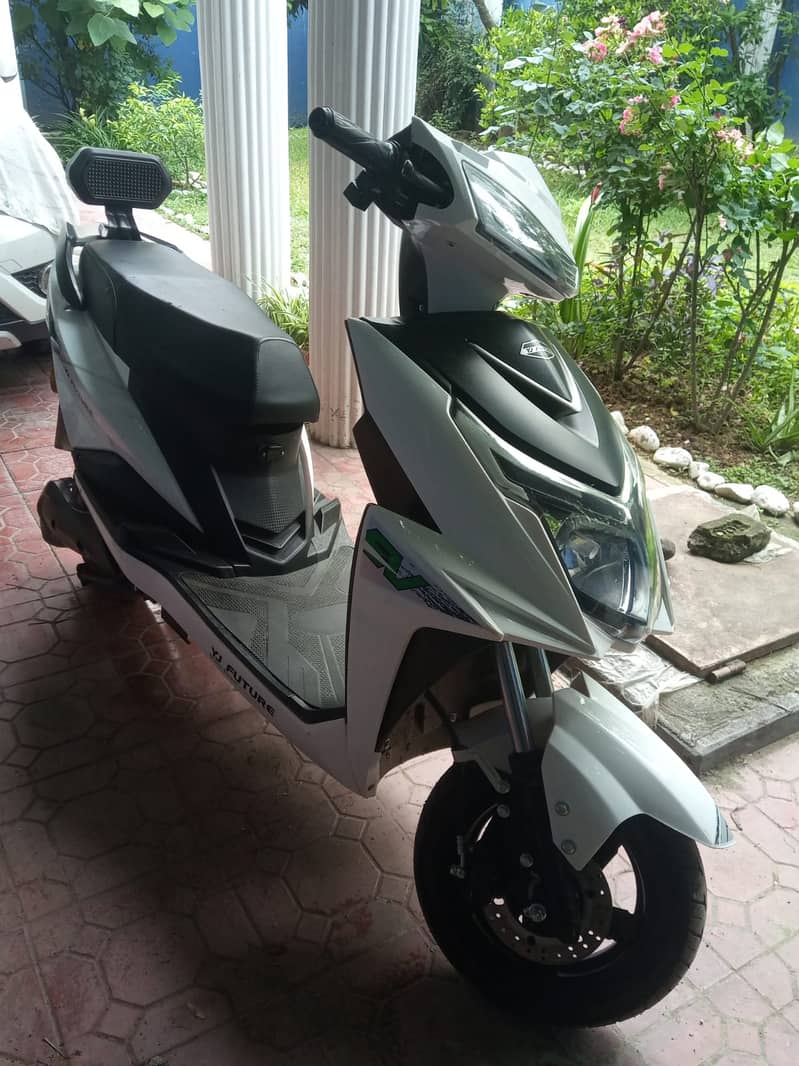 Urgent sale ev electric scooter 6