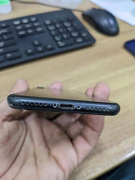 IPhone 7 128gb PTA Approved 3
