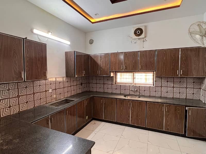 5MARLA LOWER PORTION FOR RENT IN DHA 11 RAHBAR 1