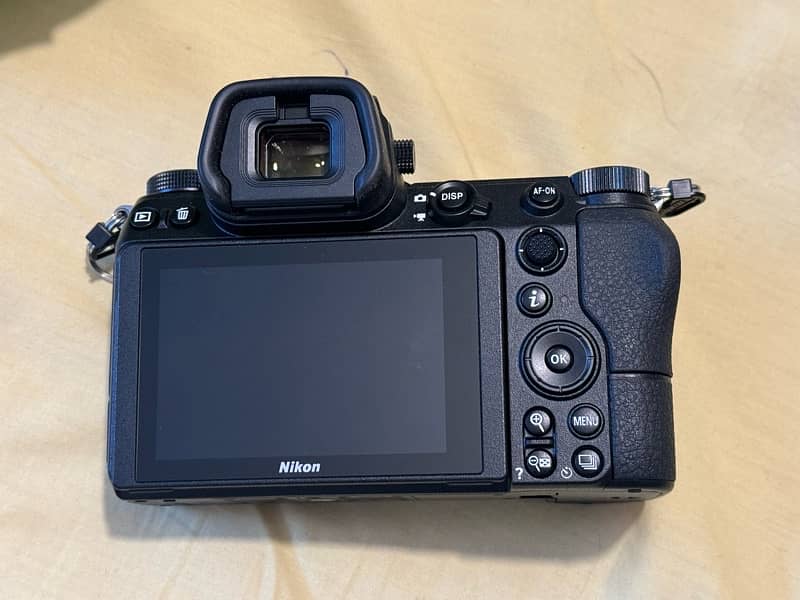 Nikon Z6 untouched with 64gb XQD Box pack cards 3