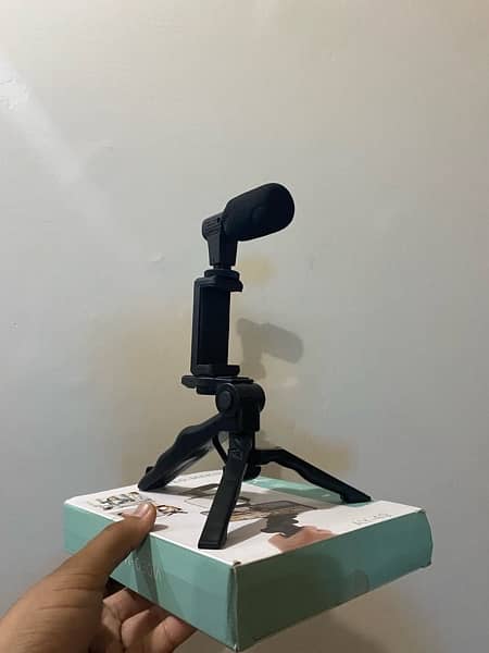 Best Tripod Stand For Video Making and vlogging in Pakistan(USED) 1