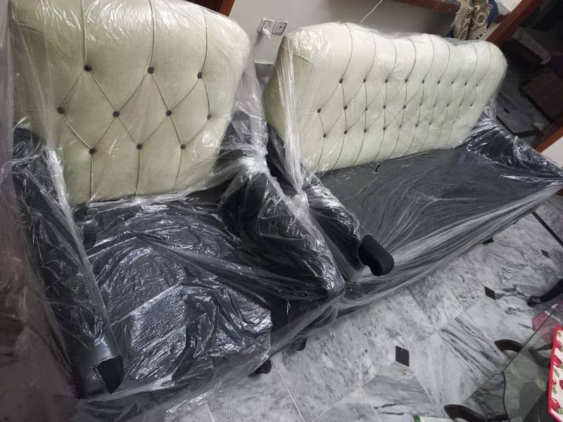Sofa for sale, only 3 days used. 4