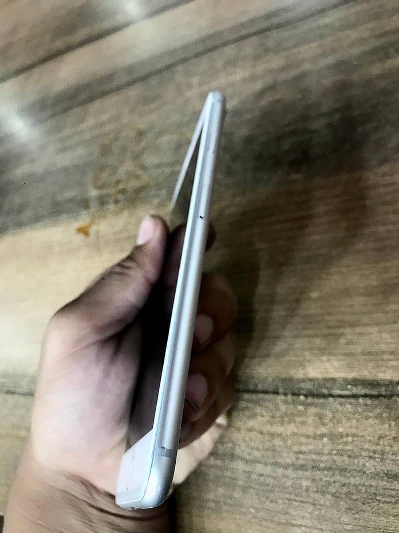 IPHONE 8 PLUS , 256 GB , LOOK LIKE A NEW 3