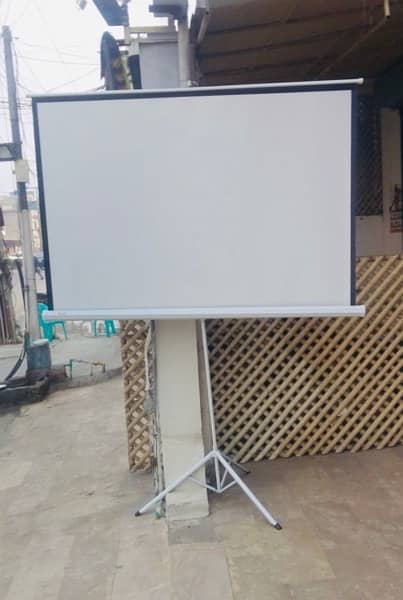 Portable Projector Screen with Tripod Stand 1