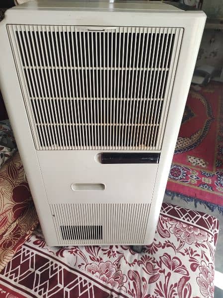 Portable ac for sale in good condition 1