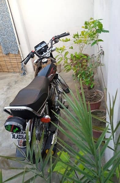 Sale  125 2023 new condition 4700 km used 2