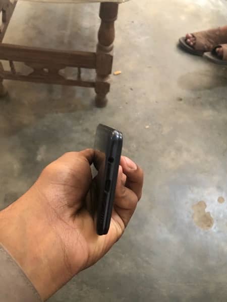 sumsung A70 condition 9/10 only fingerprint not working 4