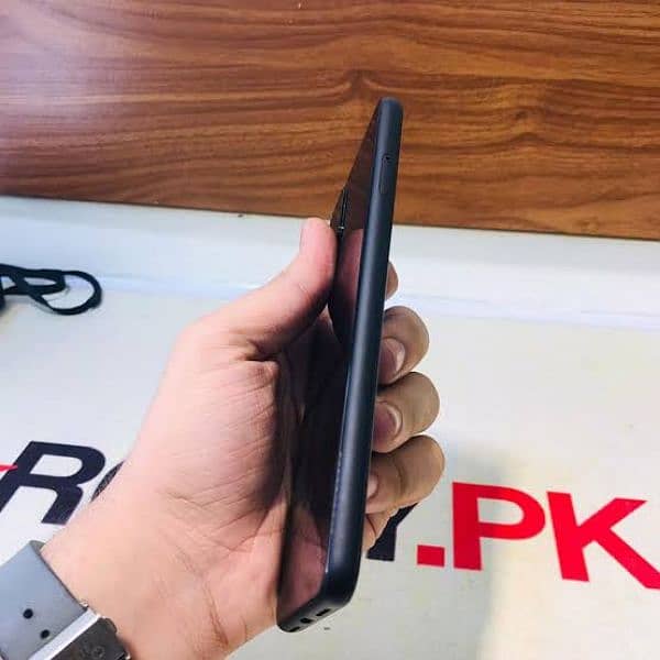 Google Pixel 4xl 6/128 brand new condition For gamers 4