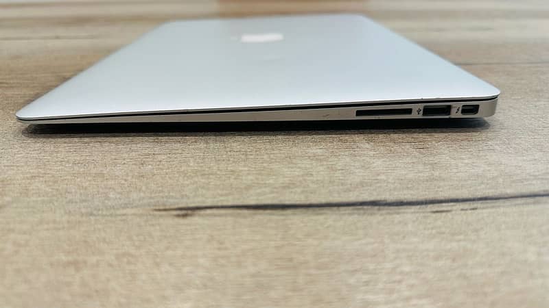 MacBook air 13 inch Mid 2013 1
