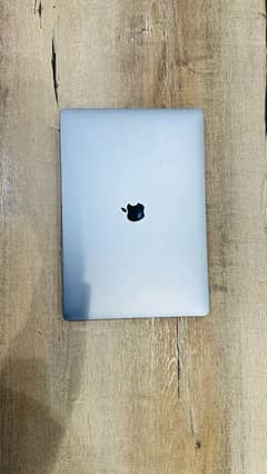 MacBook Pro 2016 15 inch l