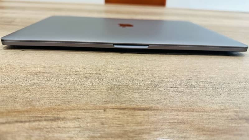 MacBook Pro 2016 15 inch l 1