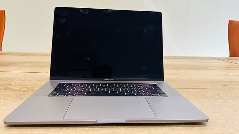 MacBook Pro 2016 15 inch l 3