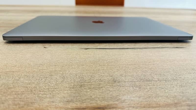 MacBook Pro 2016 15 inch l 6