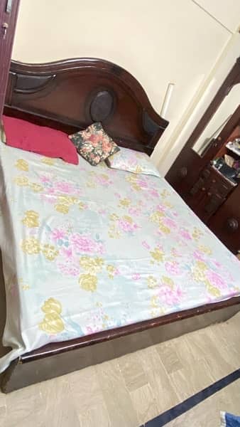 Double bed for sell only 3