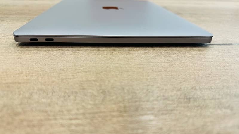 MacBook pro 13 inch 2016 4