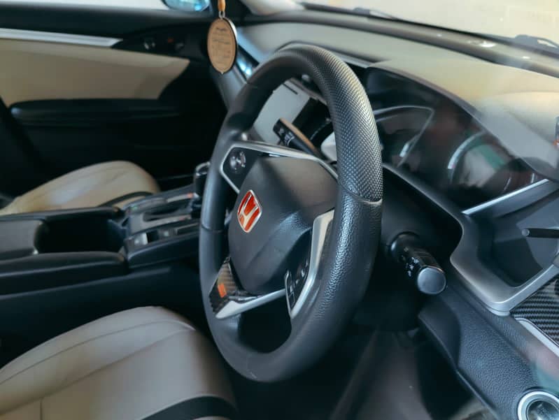 Honda Civic Oriel 1.8 2016 Model 4