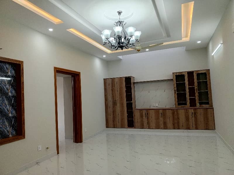 Beautiful Brand new House upper Portion Available For Rent in E11 Islamabad 7