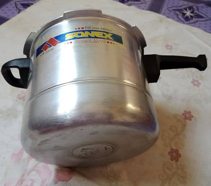 sonex pressure cooker and steamer 11 liters 2