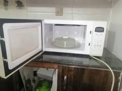 good condition microwave 0
