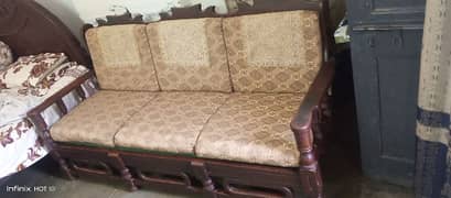 5 Seater Sofa Set only . .