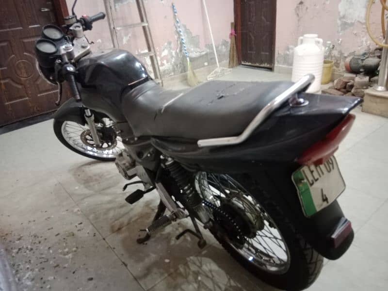 Ravi Piaggio 125 Storm available for sale (Golden Number) 6