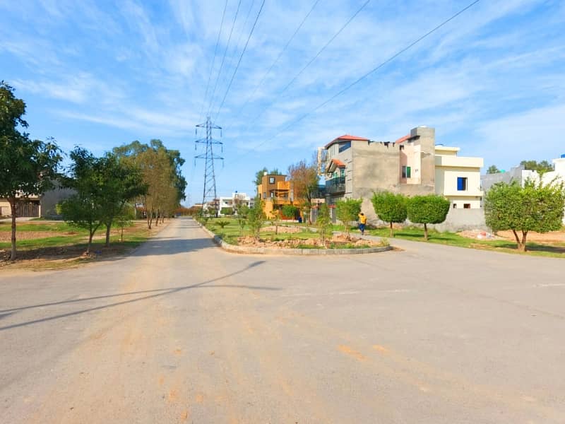 Want To Buy A Residential Plot In Lahore? 1