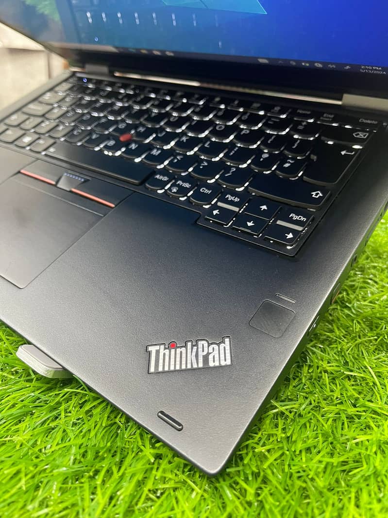 Lenovo Thinkpad Yoga X380 (Touch Screen), 3