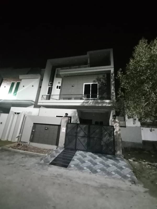 5 Mrla Brand New House for sale DC Colony Gujranwala 8