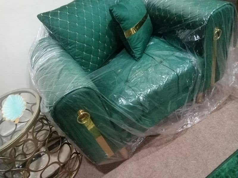 urgent sale Brand New sofa set 7 seater 1