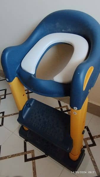 Potty trainer for English Commode 1