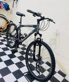 Giant mountain bicycle 26 inches 03252661065Watsapp 0