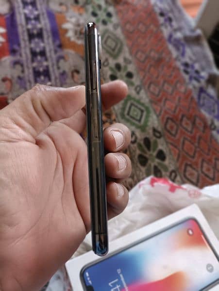 iPhone x 64GB condition 10 by 10 face adi not working 3