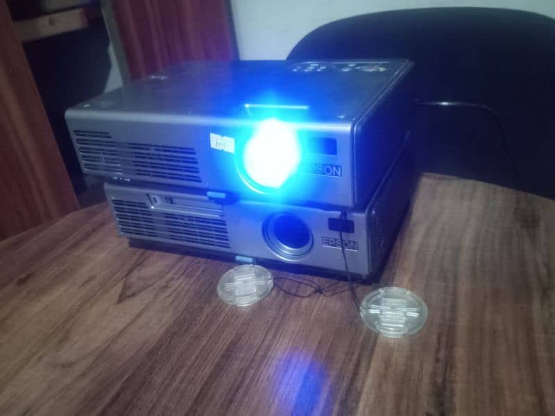 VGA and HDMI Projectors available for sale 7