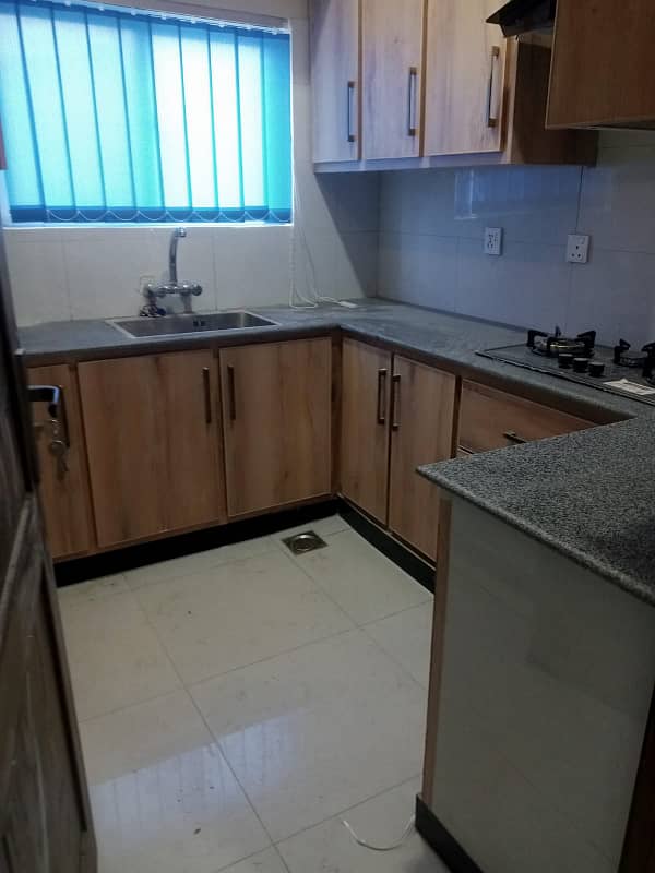 I 8/2 Newly Renovated 2 Bed Flat With Roof 150k Final 5