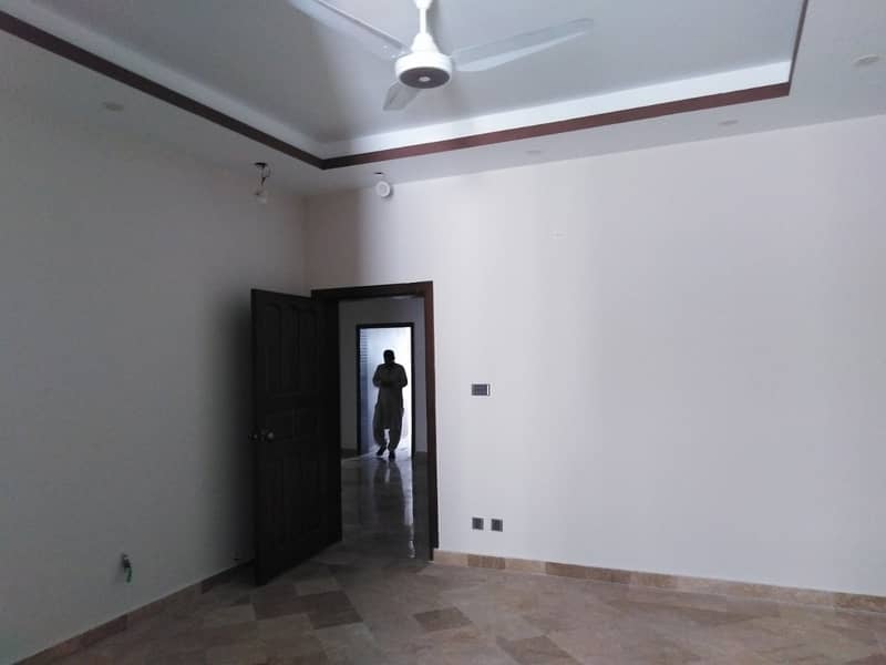 1 Kanal Spacious Upper Portion Is Available In I-8/4 For rent 5
