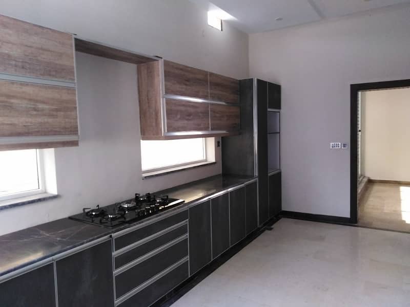 1 Kanal Spacious Upper Portion Is Available In I-8/4 For rent 7