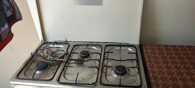 used cooking range in good condition 2