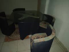 Round Dinning Table with Four Chairs 0