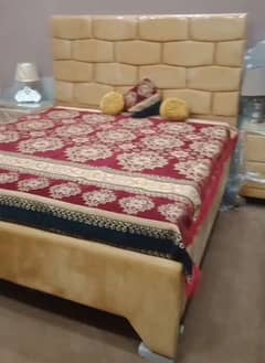 bed set with side tables nd dressing table