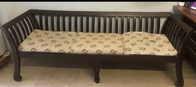 Sofa for sell 0