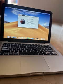 Macbook pro 2011 ( Apple Laptop )