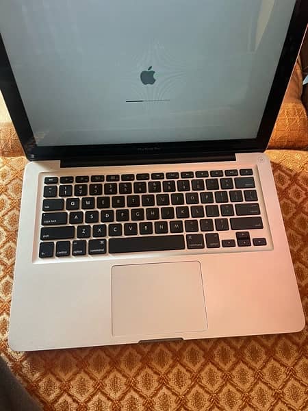 Macbook pro 2011 ( Apple Laptop ) 3