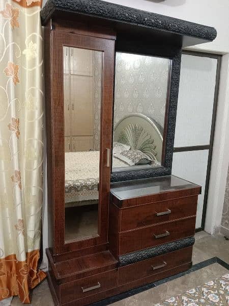 Wooden dressing table 1